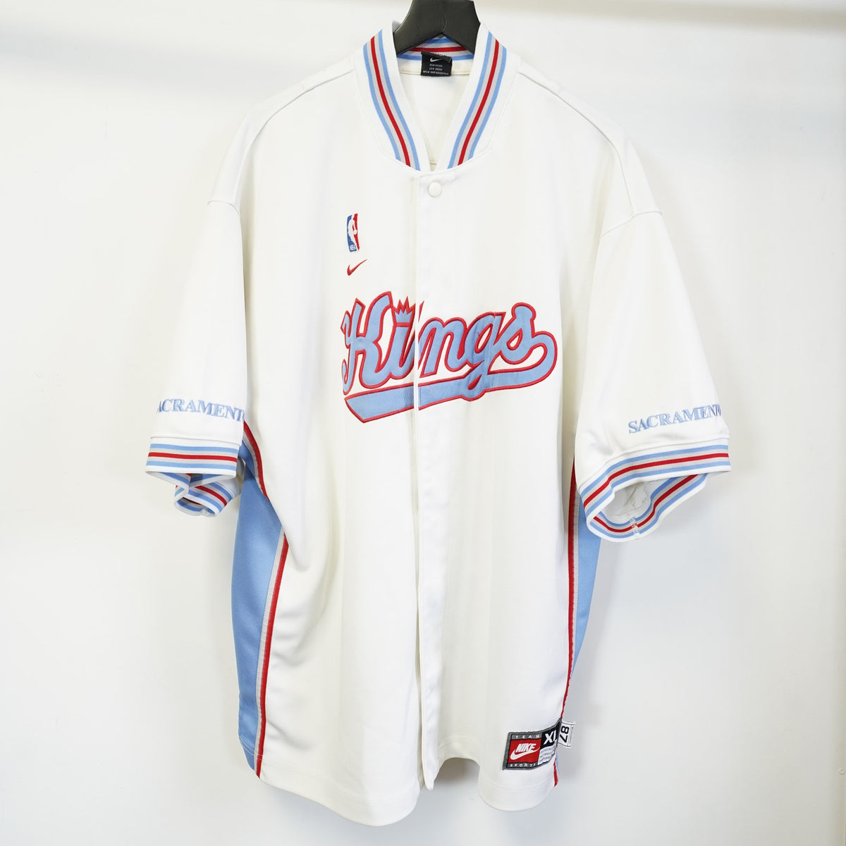 Vintage (XL) Nike Sacremento Kings NBA Warm Up Shooting Jersey Men's XL Y2K White