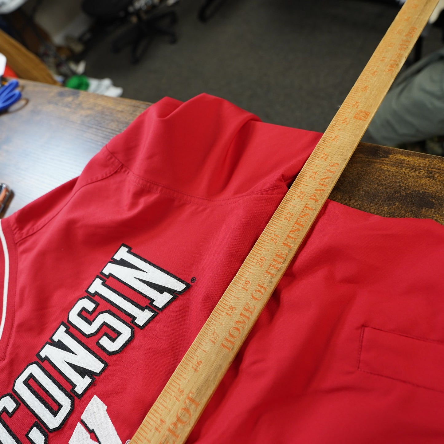 (M) Wisconsin Badgers Champion Embroidered Pullover Windbreaker Jacket Men's M Red