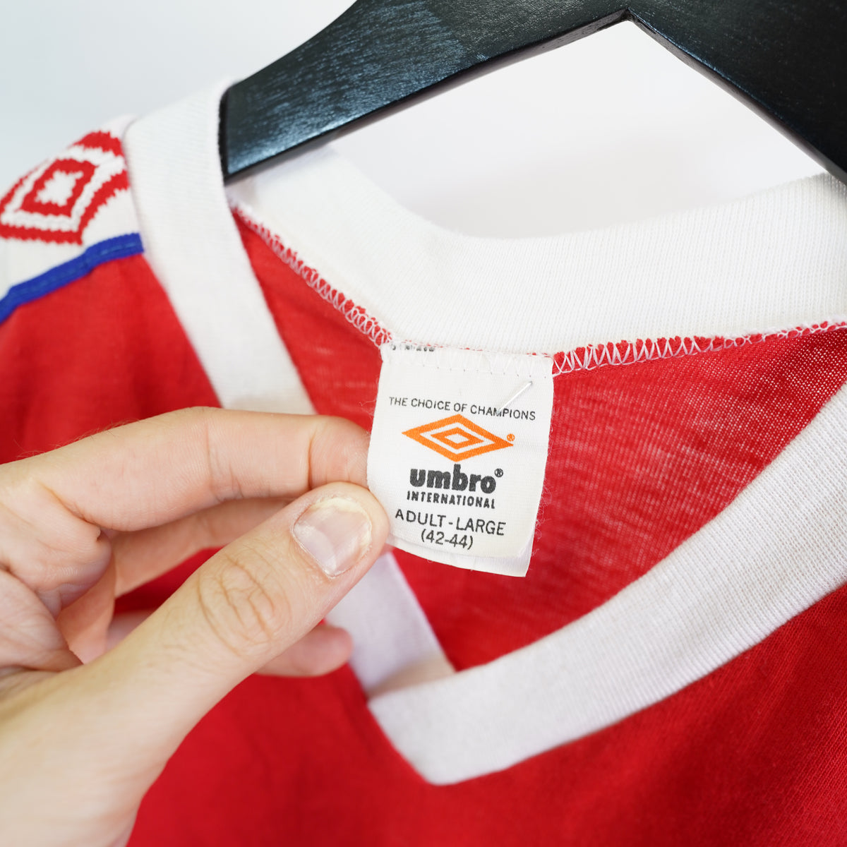 (M) Vintage 80s Umbro Soccer Jersey Red V-Neck Diamond Tape Men's Medium