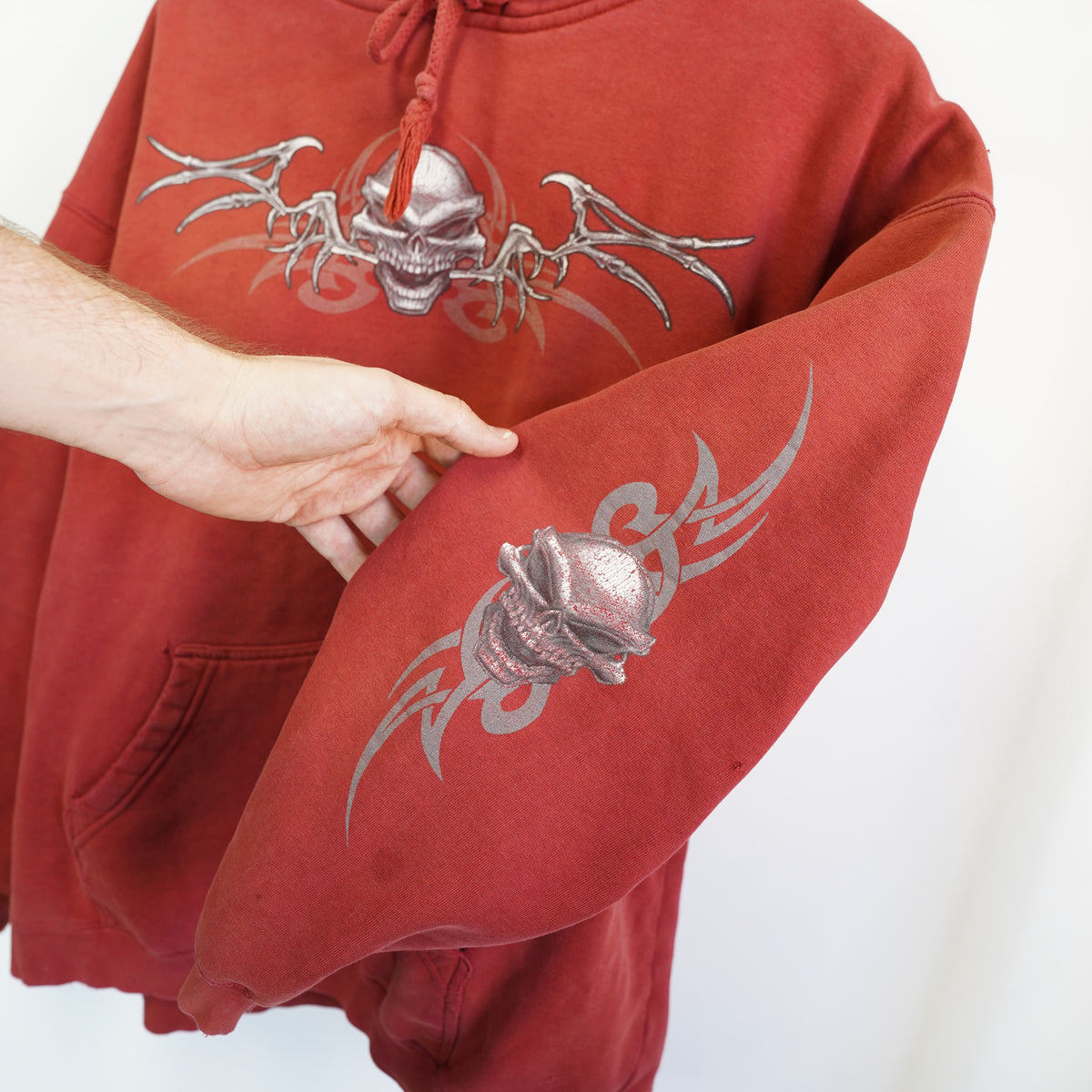 (L) Top Heavy Vintage Y2K Distressed Tribal Skull Graphic Hoodie Red Mens L