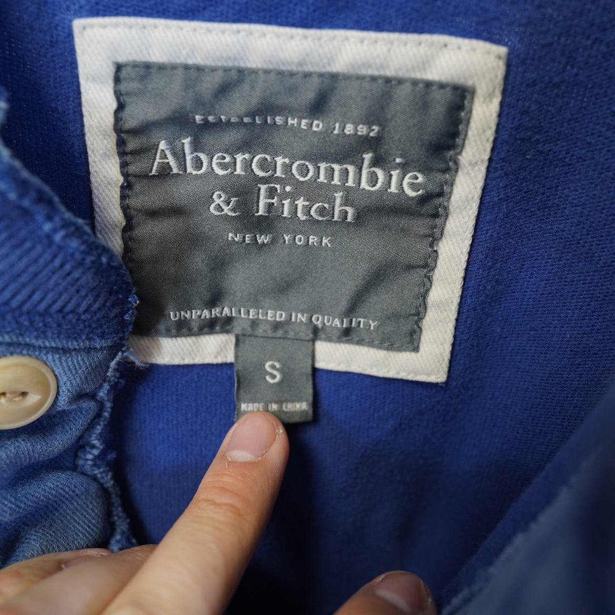 (M) Abercrombie & Fitch Mens Blue Muscle Henley Shirt ANF Ath Dept Y2K Small