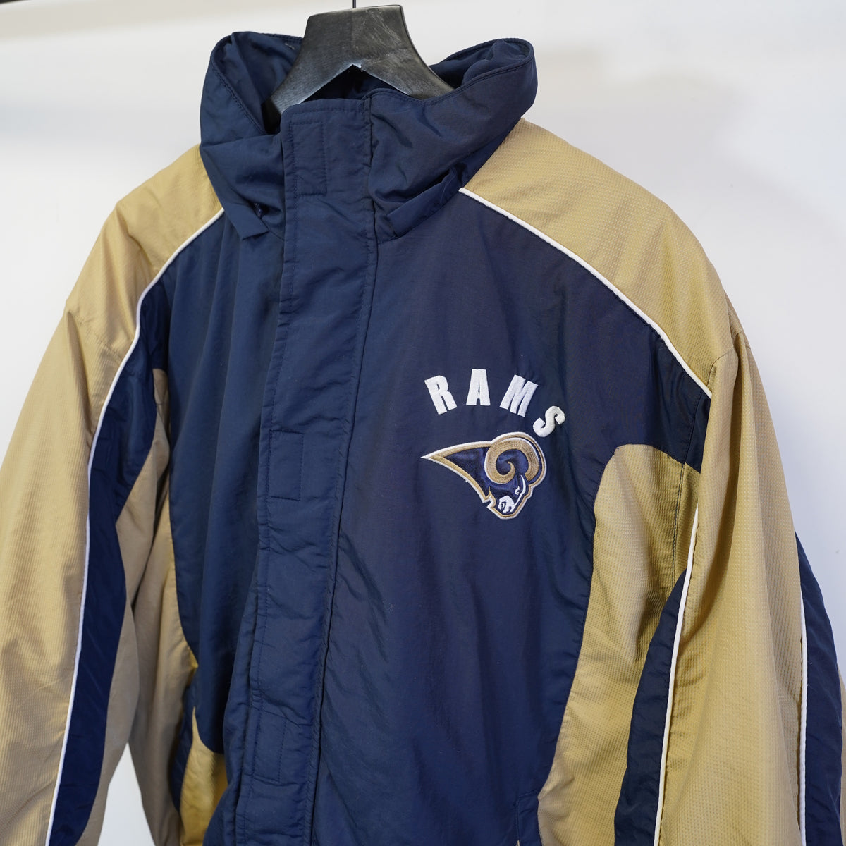 (XL) Vintage NFL St. Louis Rams Stitched Puffer Jacket Navy Gold Mens XL