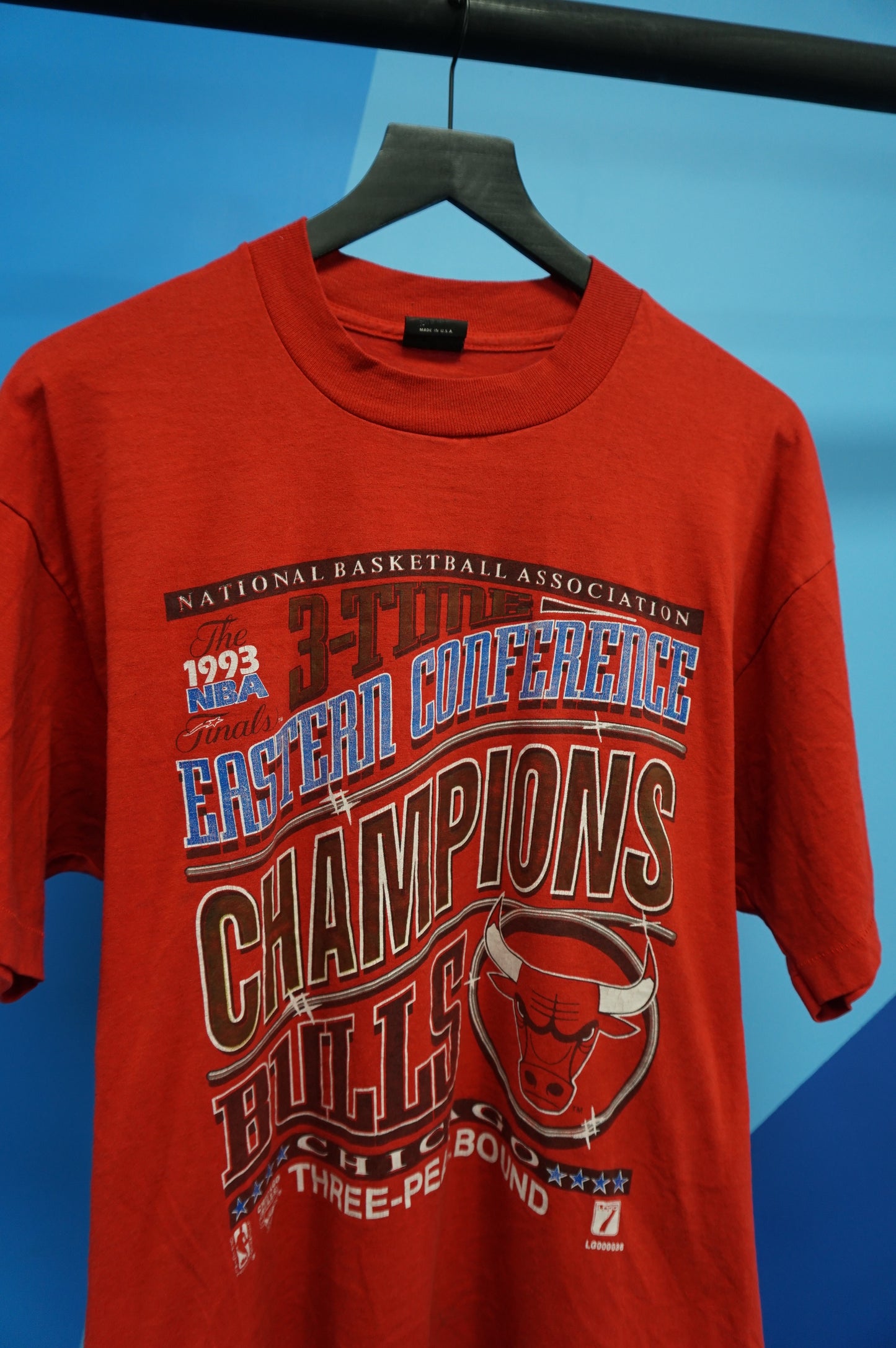 (XL) 1993 Chicago Bulls 3 Time Eastern Conference Champs Single Stitch T-Shirt