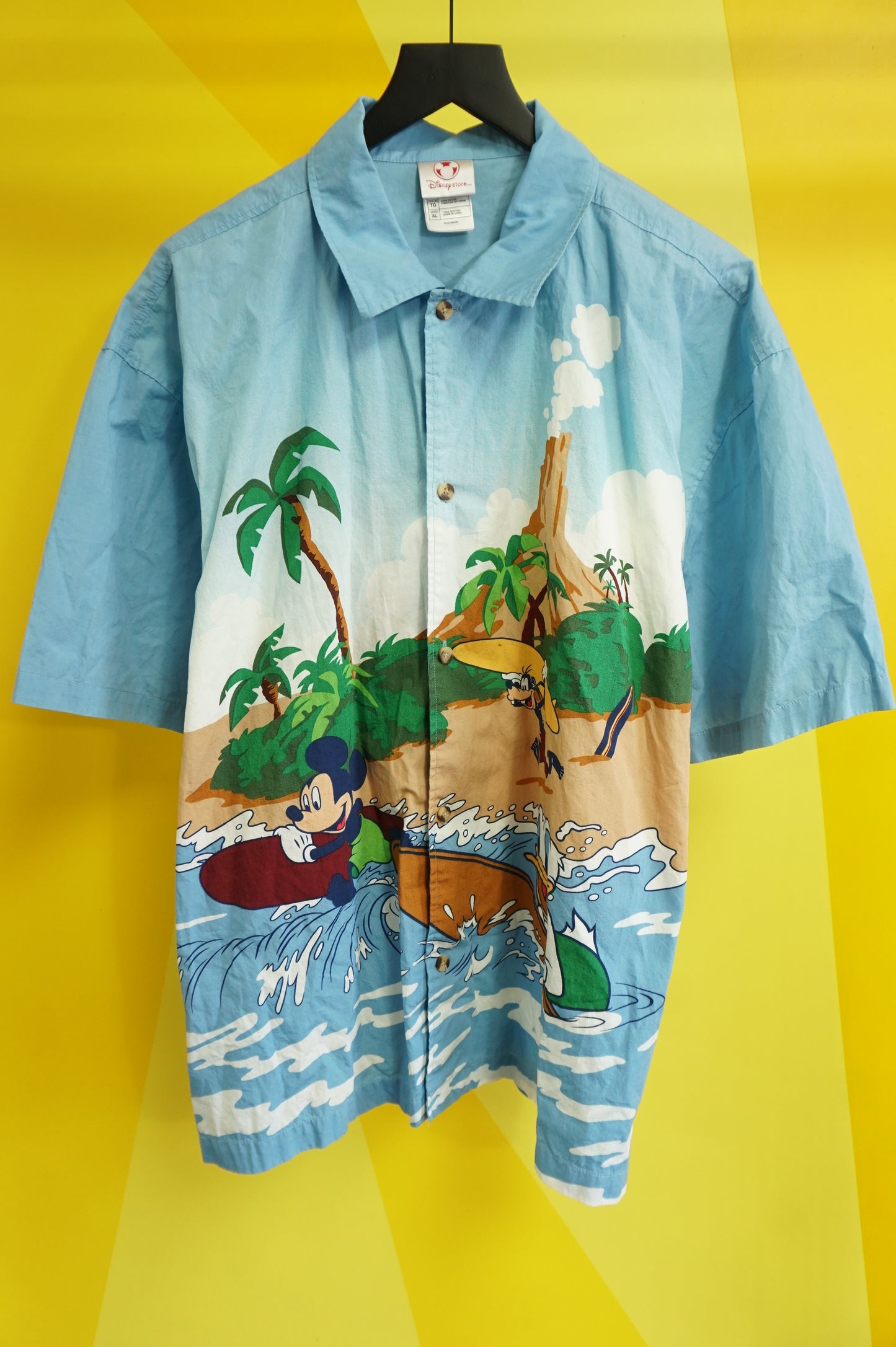 (XL/XXL) Mickey And Gang Surfing Button Up Shirt