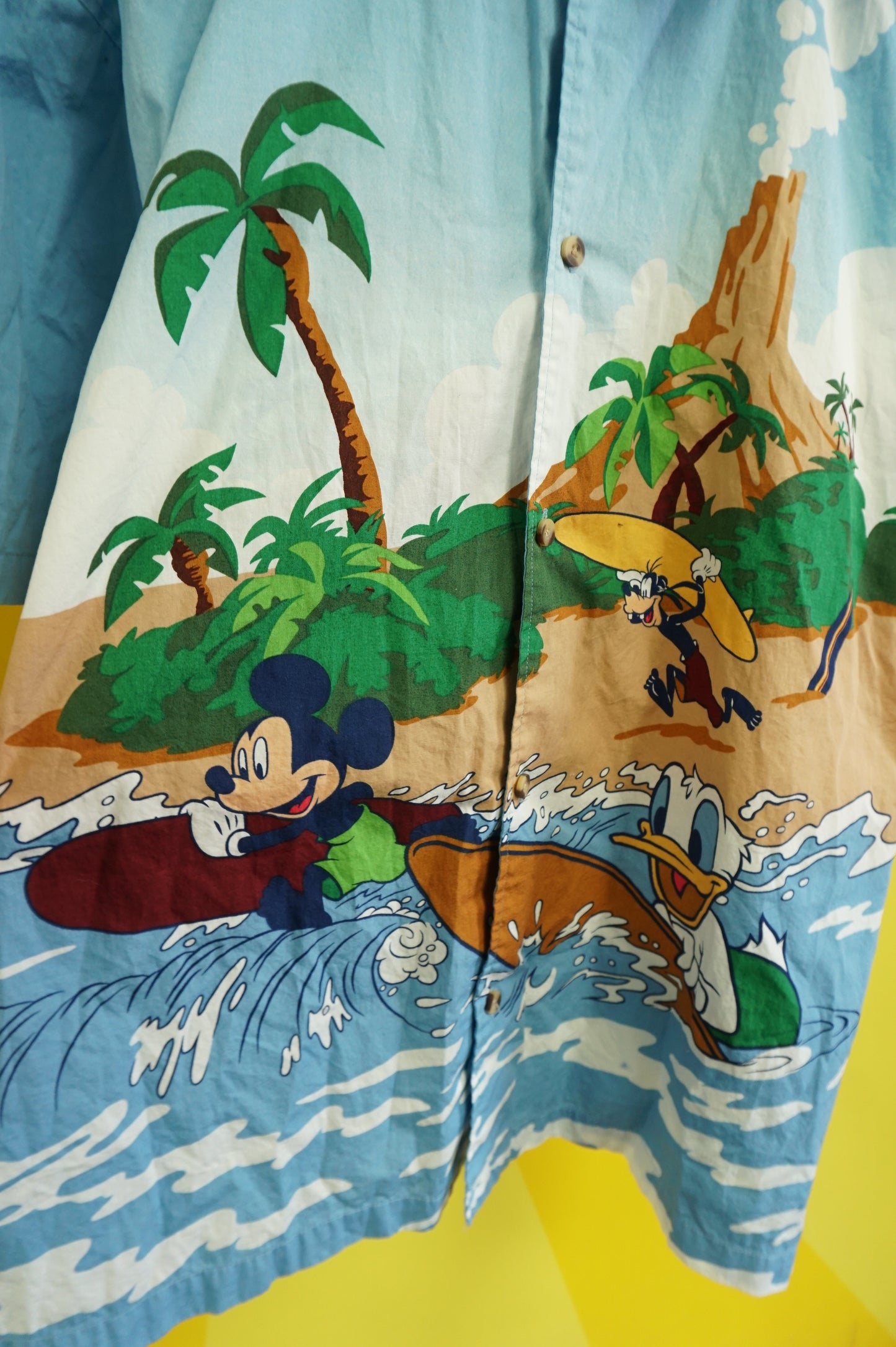 (XL/XXL) Mickey And Gang Surfing Button Up Shirt