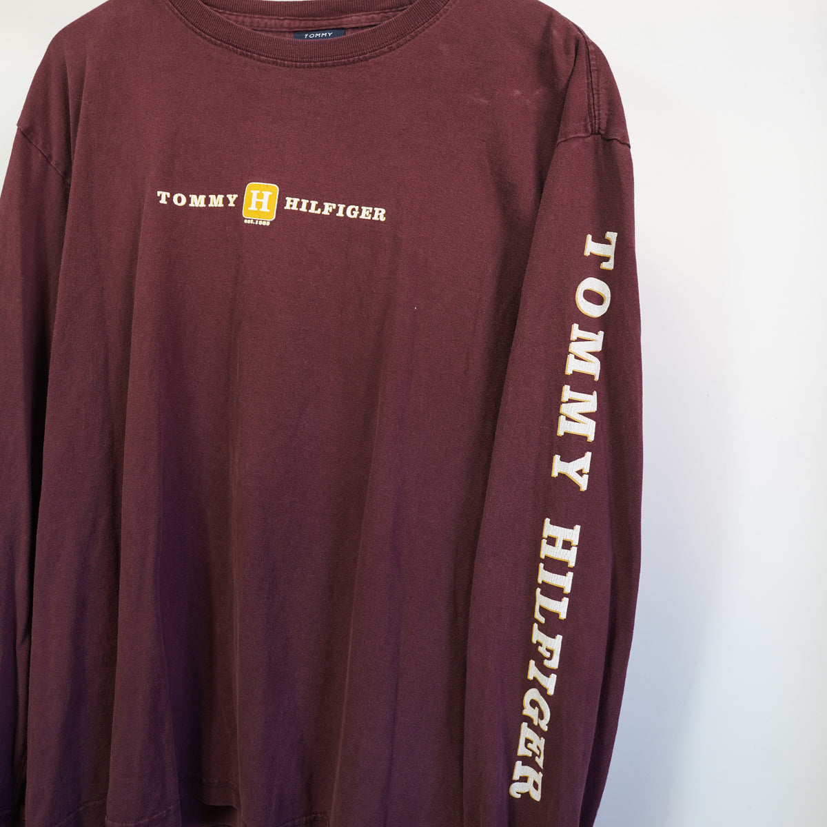 (L) Vintage 90s Tommy Hilfiger Long Sleeve T-Shirt Burgundy Maroon Spellout Mens L