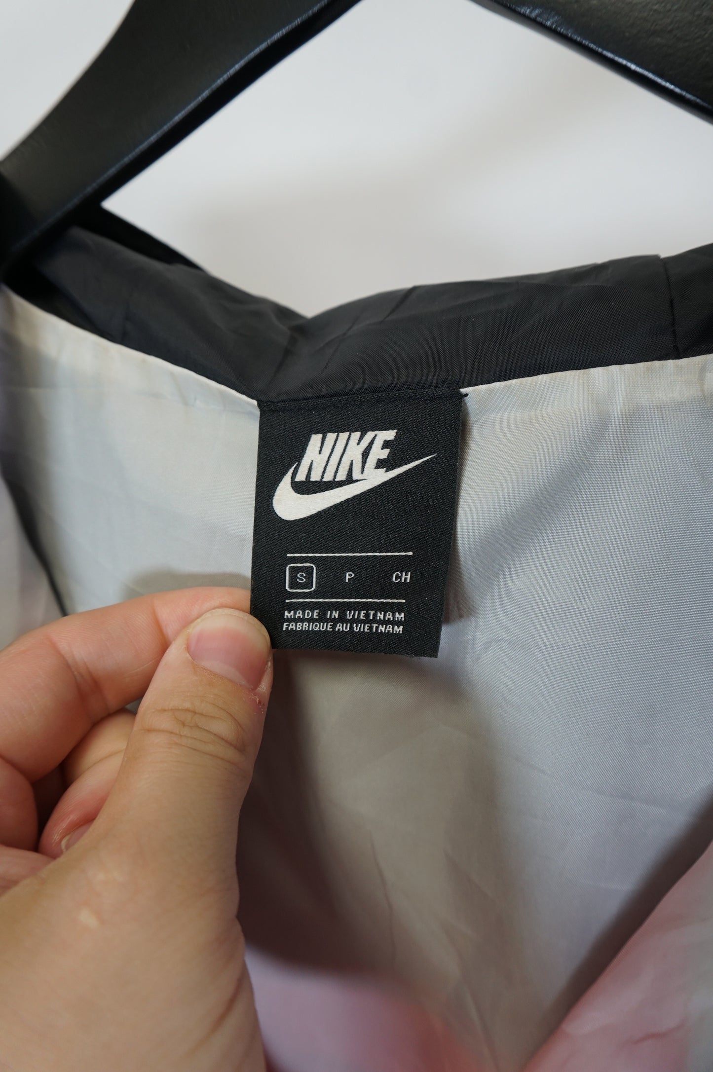 (S/M) Nike Black & Red Windbreaker