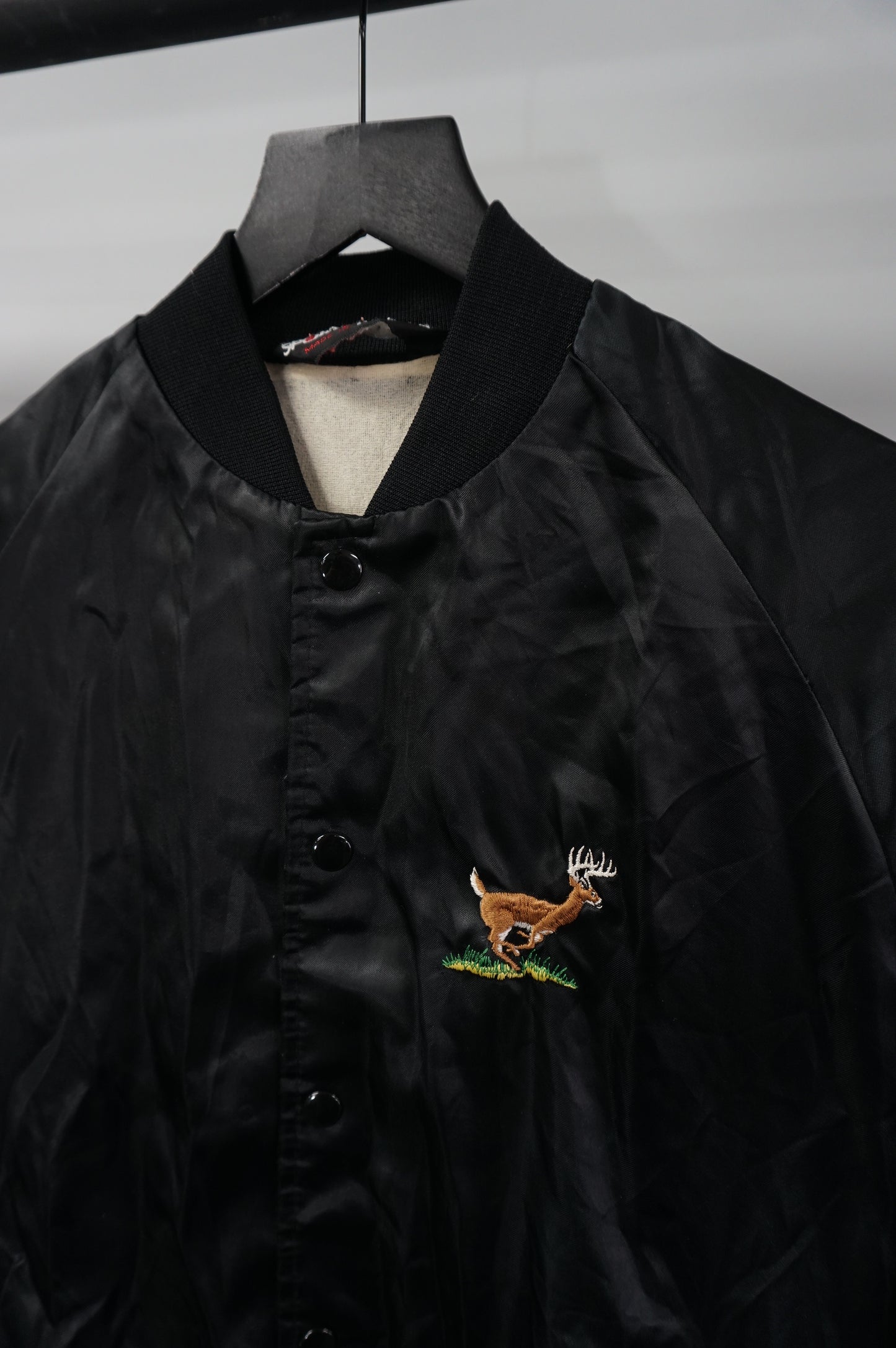 (L) Vtg Embroidered Deer Satin Jacket