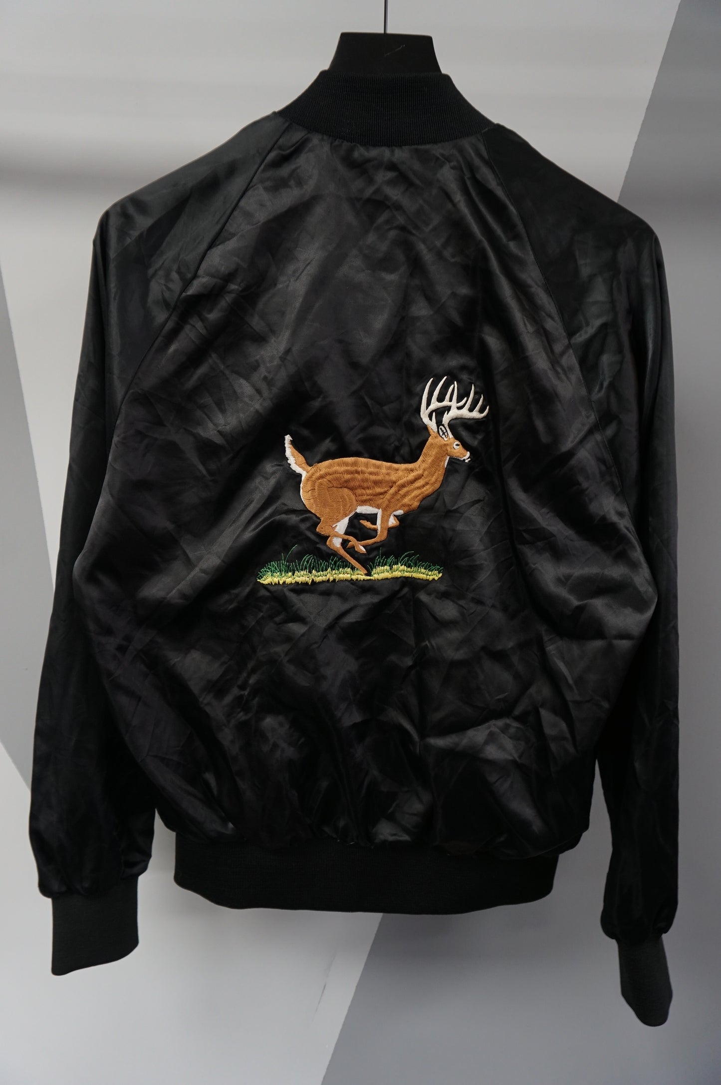 (L) Vtg Embroidered Deer Satin Jacket