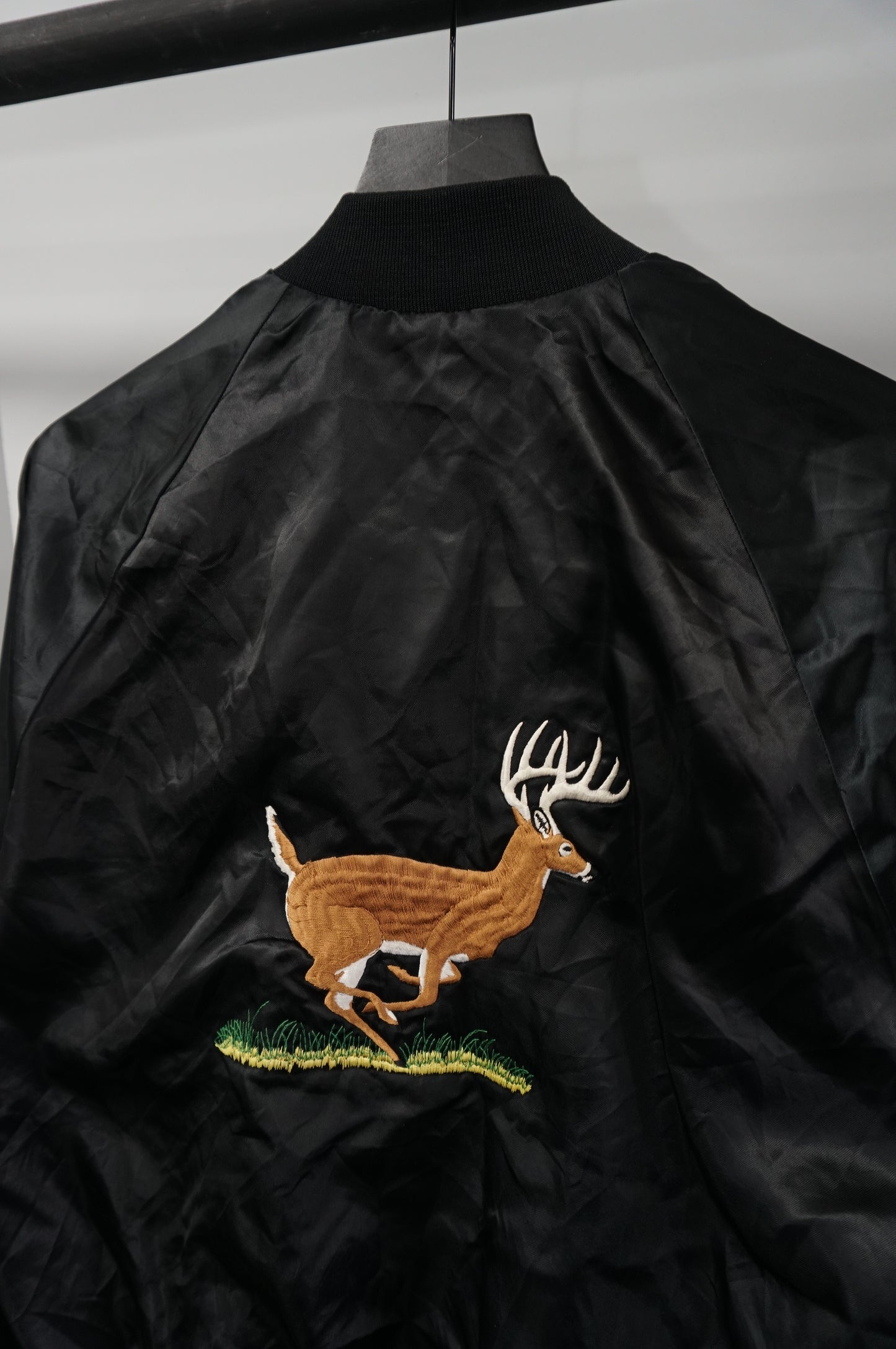 (L) Vtg Embroidered Deer Satin Jacket