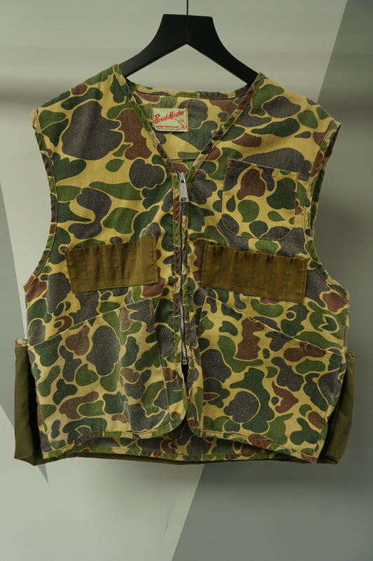 (L) Brush Master Duck Camo Hunting Vest