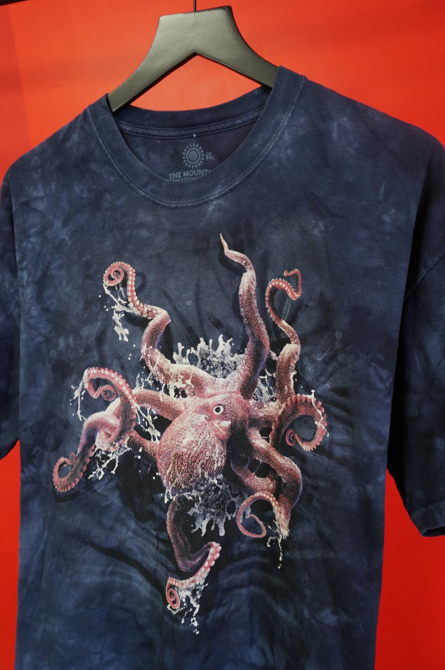 (XL) The Mountain Houston Aquarium & Animal Preserve Octopus T-Shirt