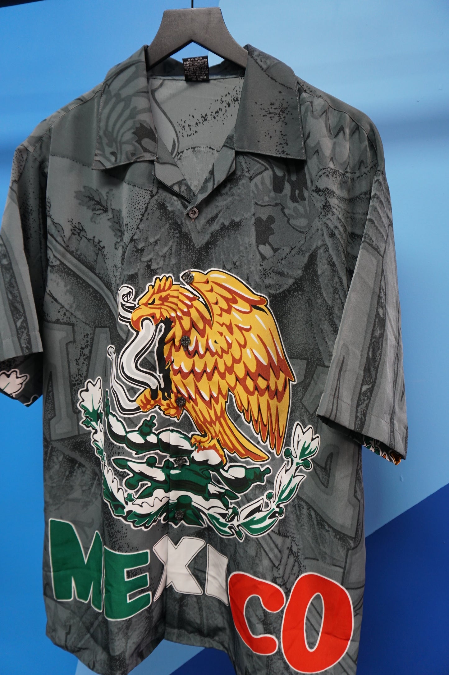 (L) Y2K Light Grey Mexico Button Up Shirt
