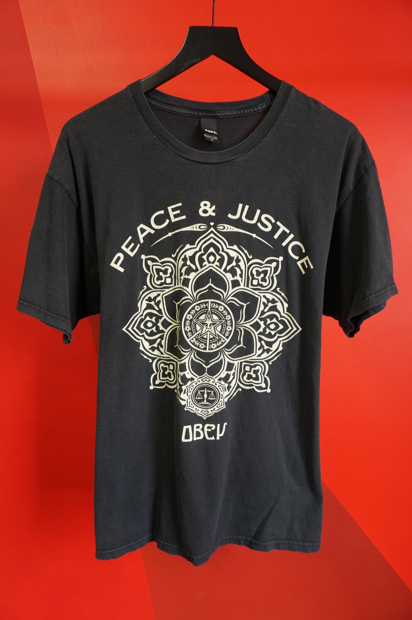 (L) Obey Peace & Justice T-Shirt