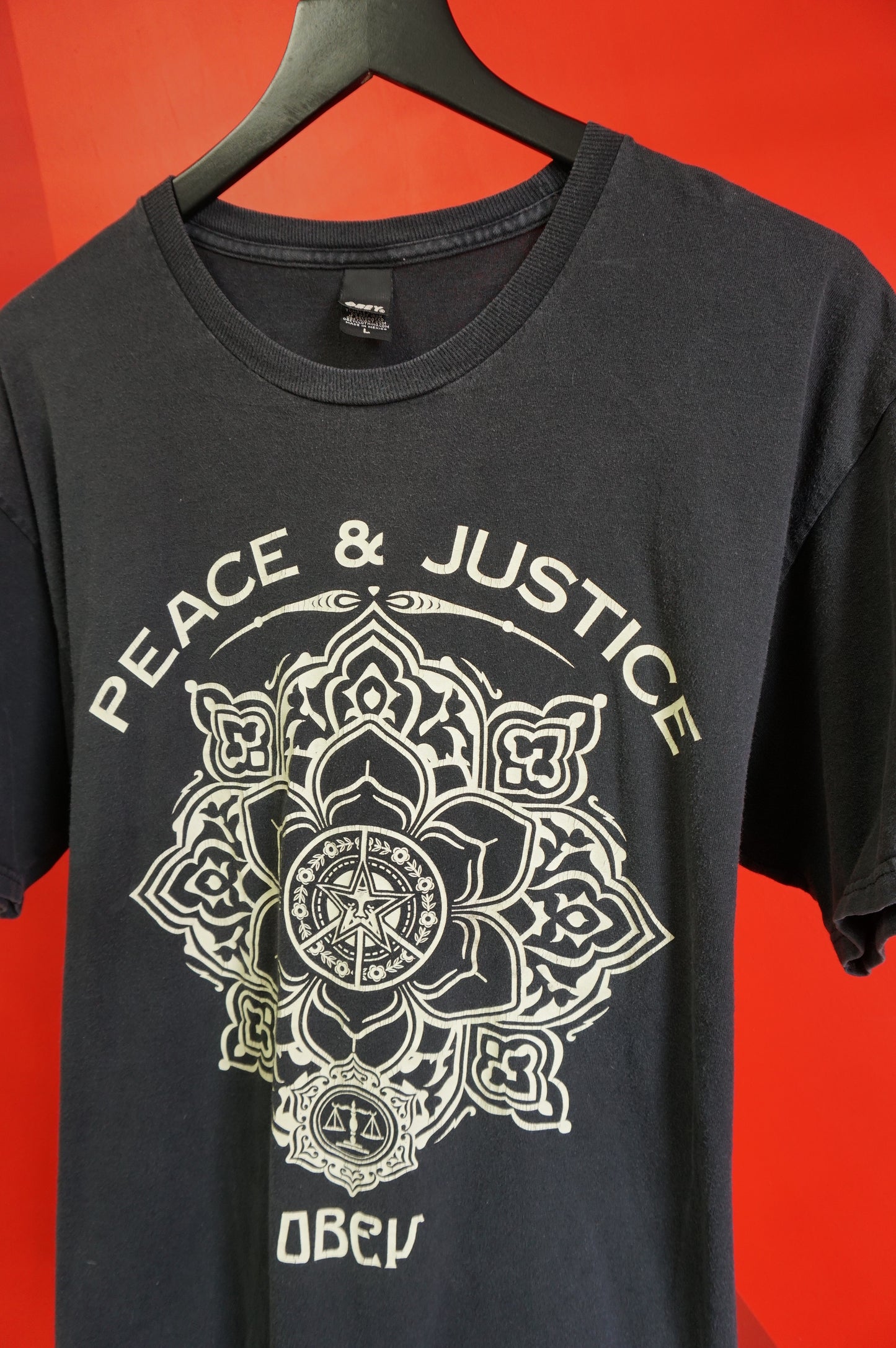 (L) Obey Peace & Justice T-Shirt