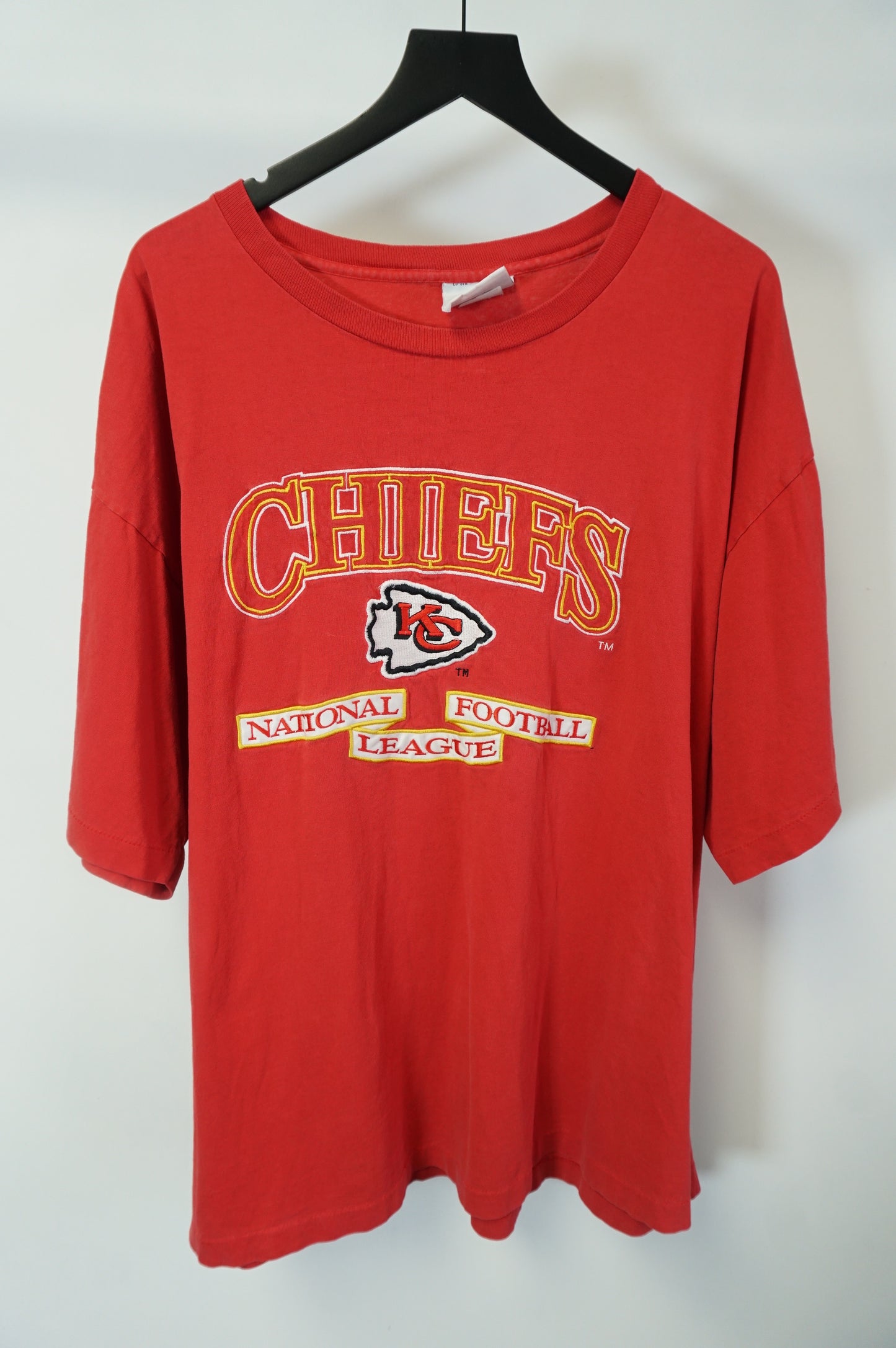 (XXL) Vintage 90s Kansas City Chiefs Embroidered Logo Athletic Single Stitch T-Shirt