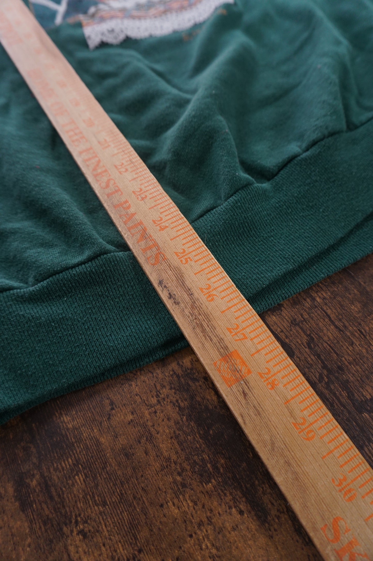 (L) 1993 Forest Green Santa Crewneck