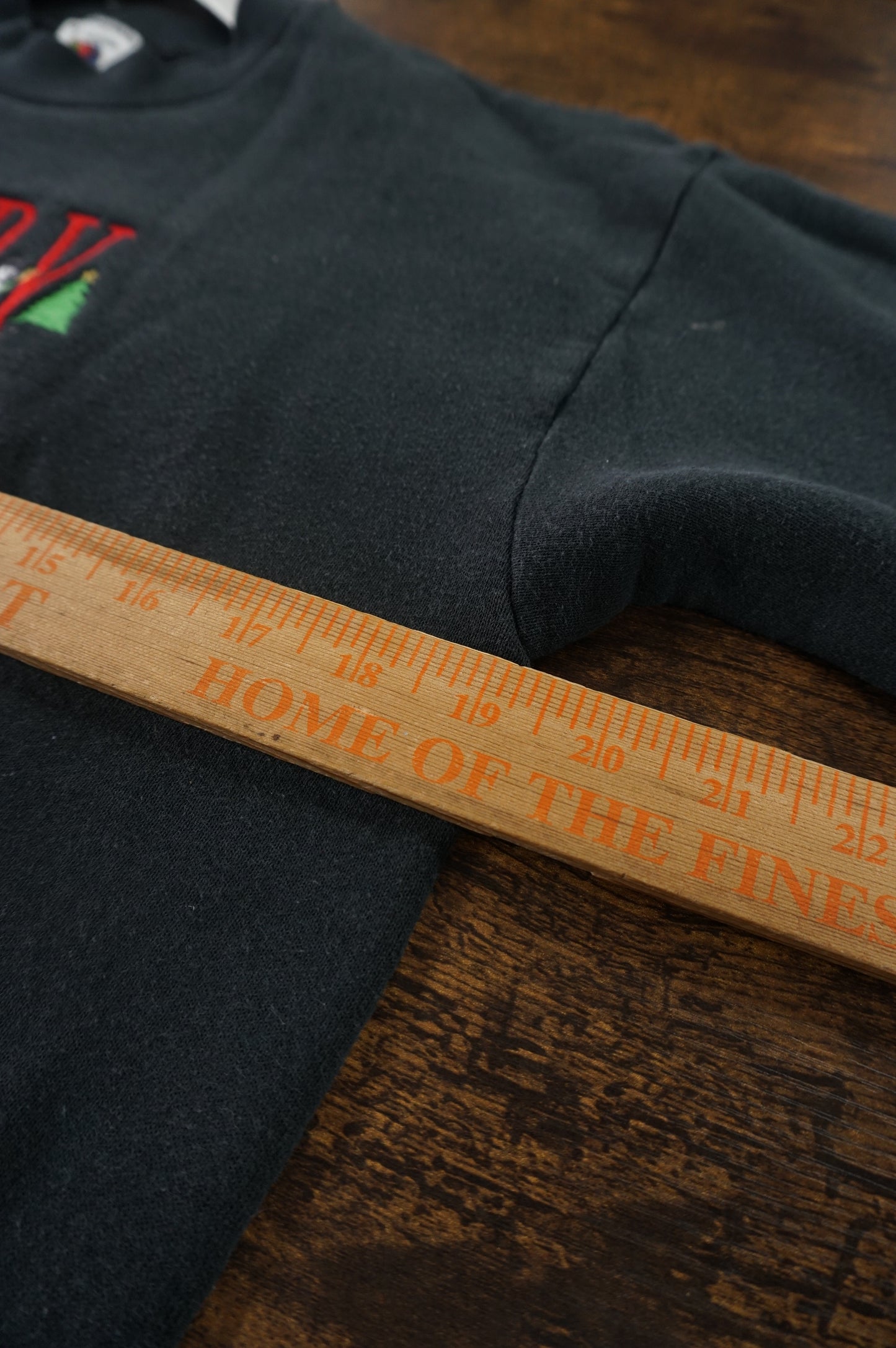 (S/M) USA Made Merry Christmas Embroidered Crewneck