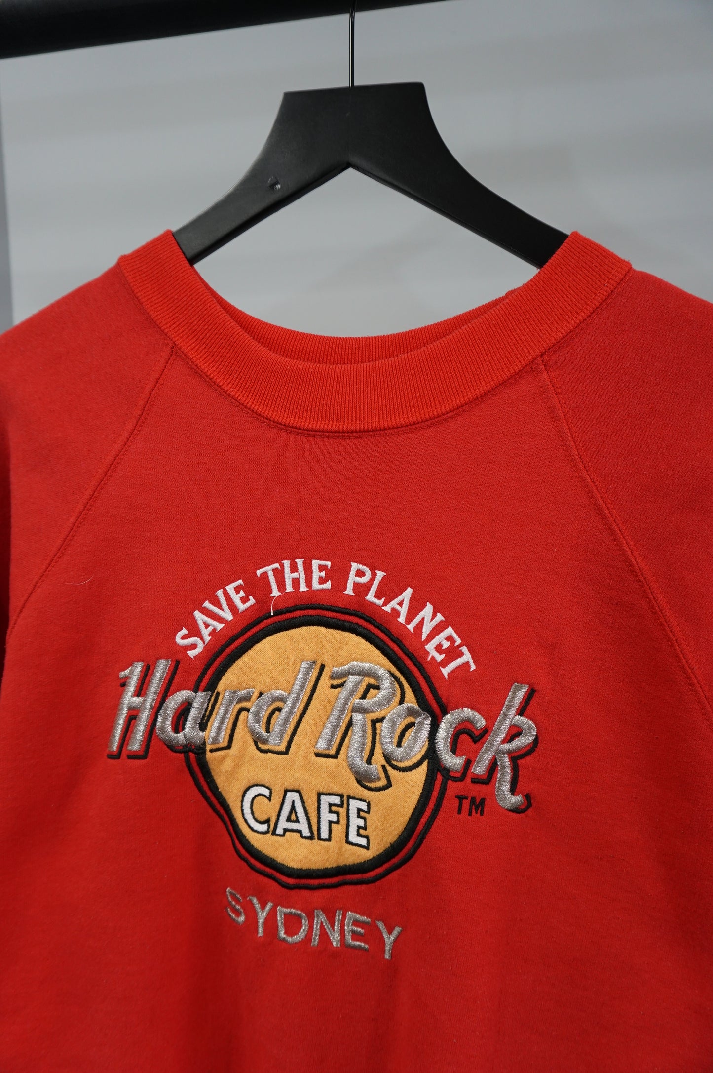(S/M) Vtg Hard Rock Cafe Sydney Embroidered Crewneck