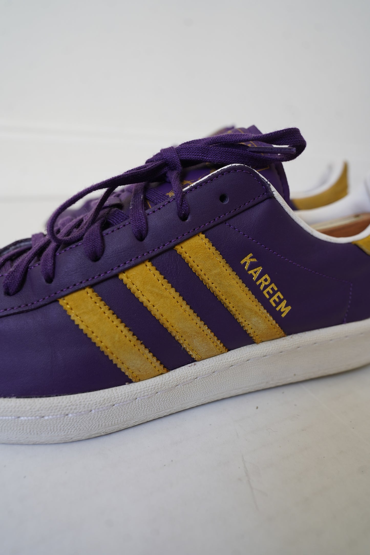 (Sz. 10.5) Adidas Kareem Abdul Jabbar Sneakers