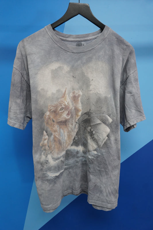 (XL) The Mountain Cat T-Shirt