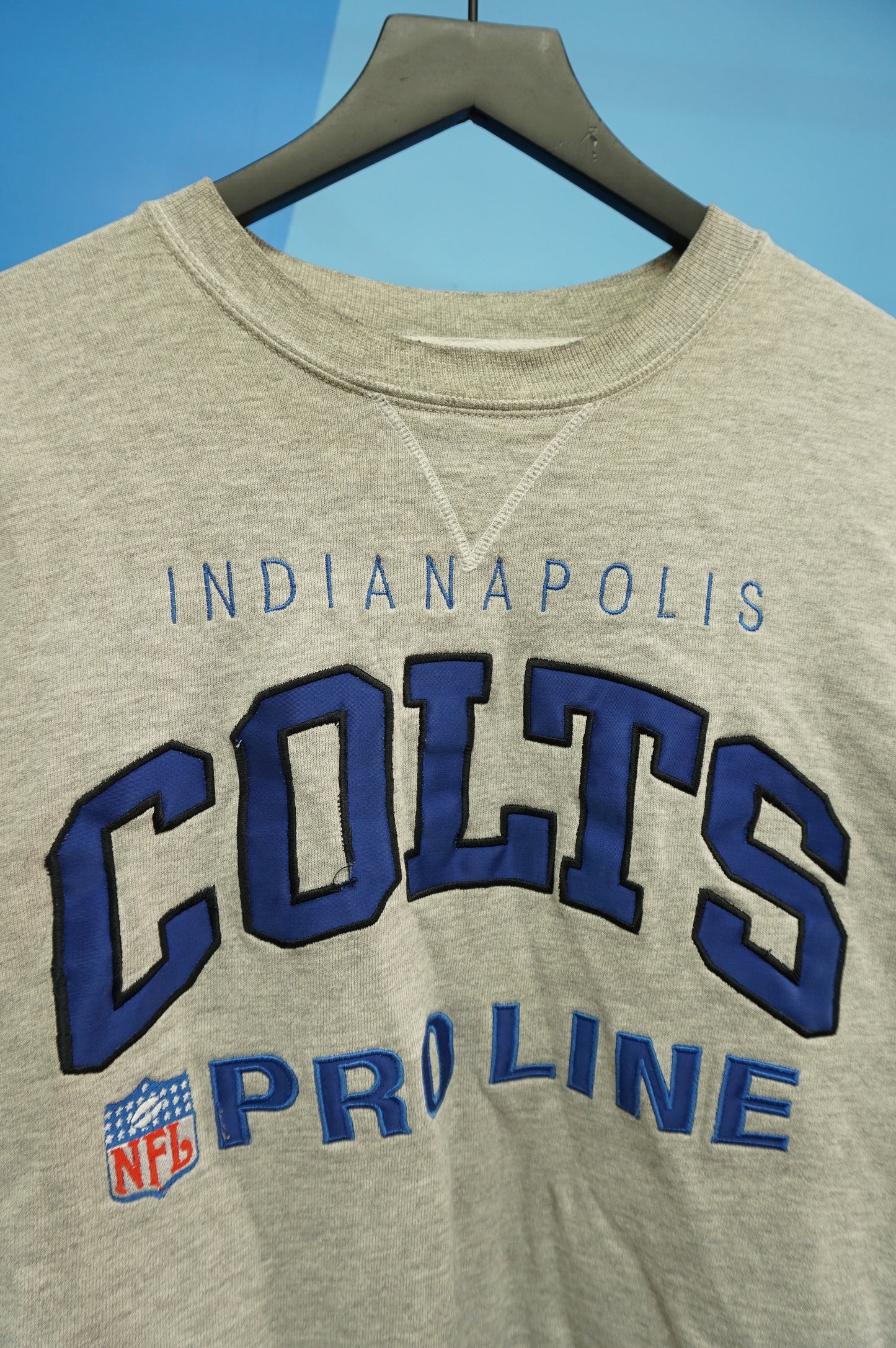 (L) Indianapolis Colts Pro Line Champion Embroidered Crewneck