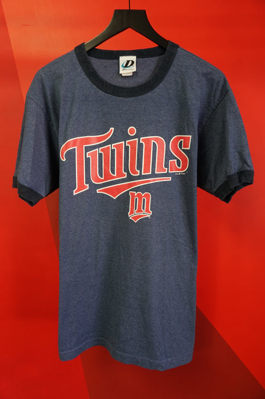 (L) 2004 Minnesota Twins Ringer T-Shirt