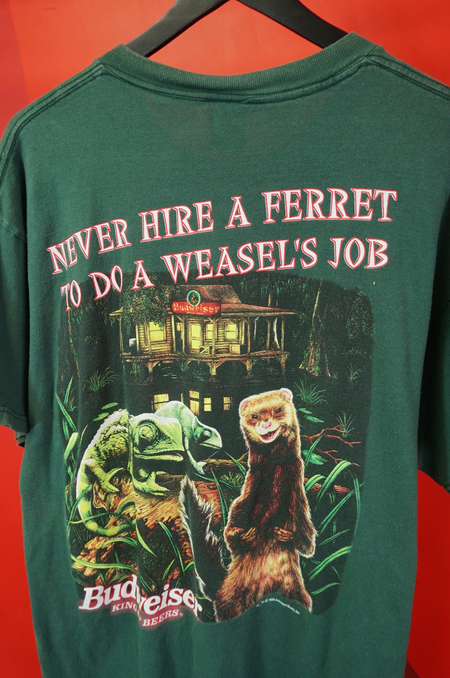 (XL) 1998 Never Hire A Ferret To Do A Weasel's Job Budweiser T-Shirt