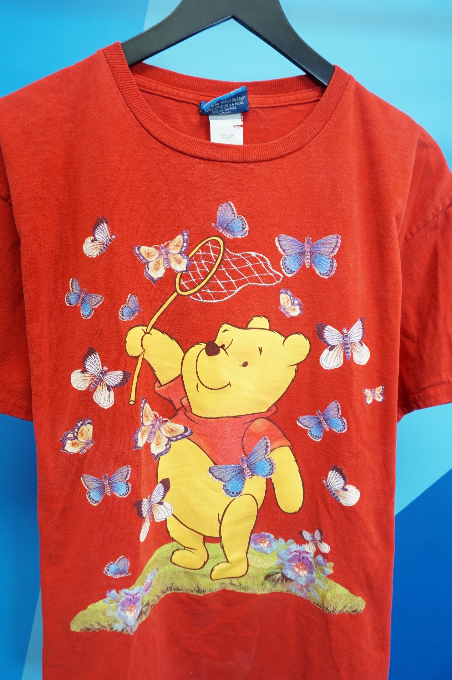 (L) Winnie The Pooh Butterfly T-Shirt