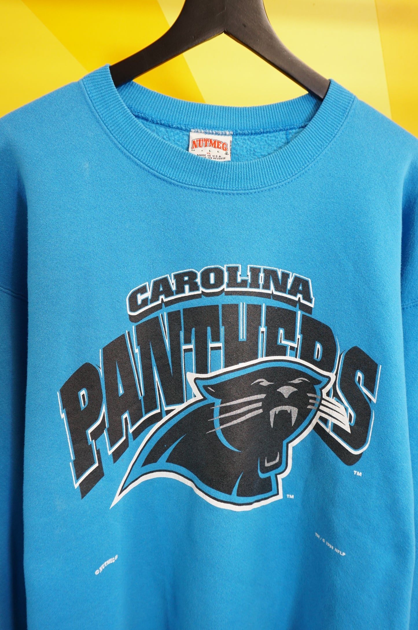 (XL) 1994 Carolina Panthers Nutmeg Crewneck