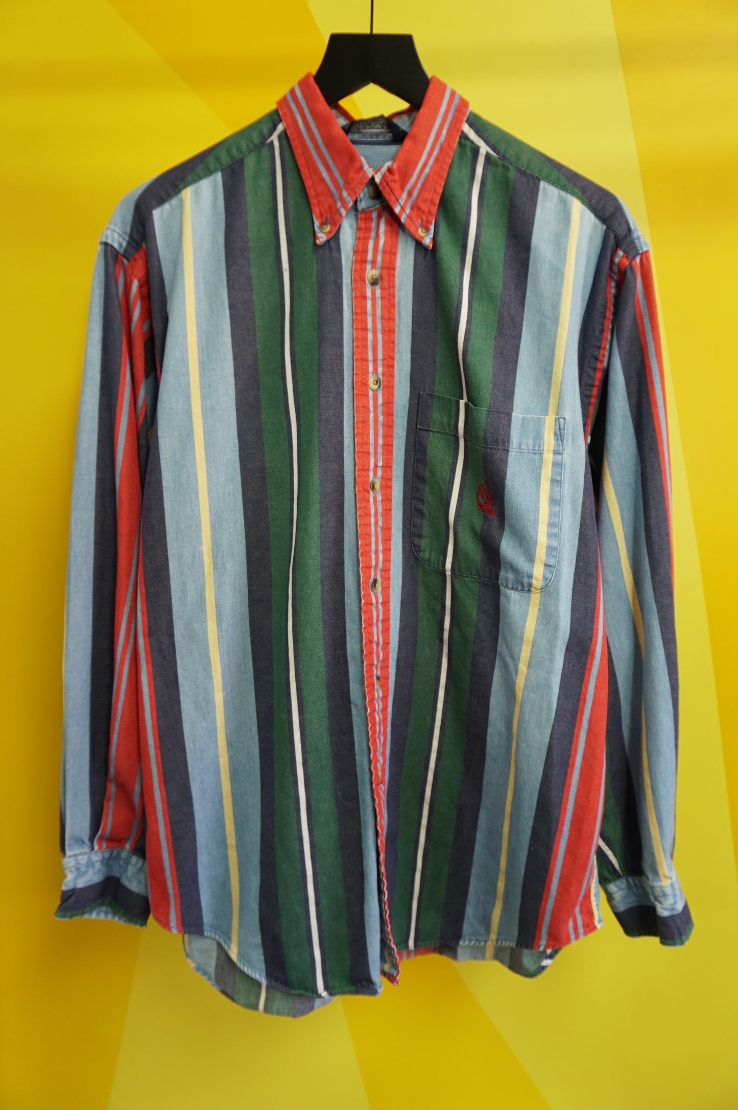 (M/L) Vtg Striped Nautica Button Up Shirt