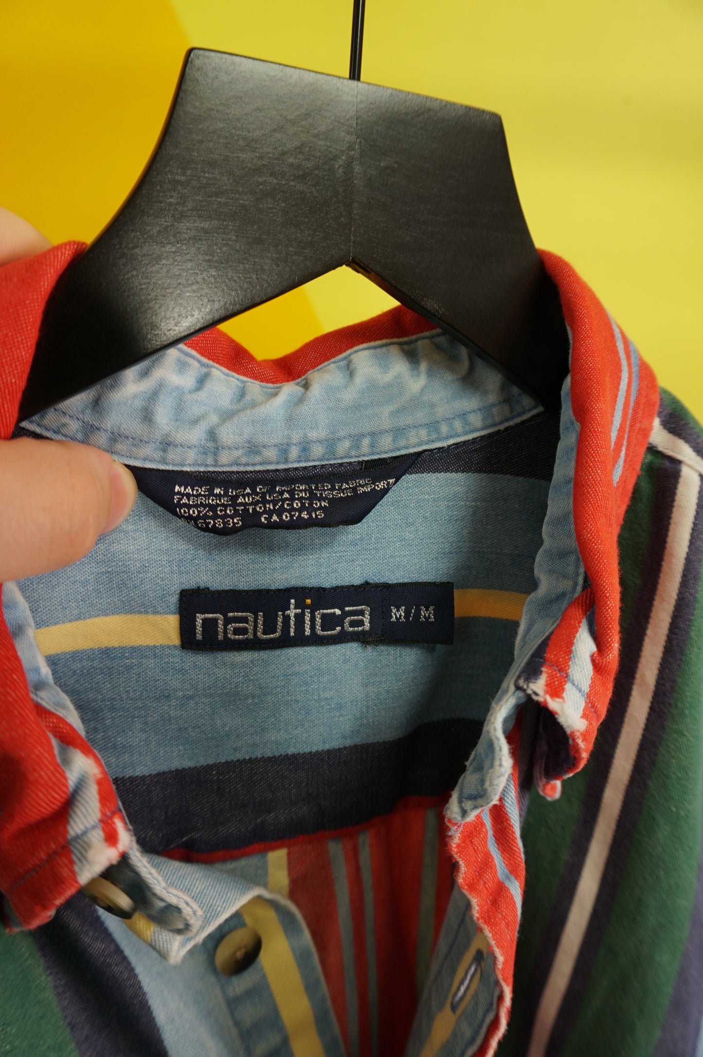 (M/L) Vtg Striped Nautica Button Up Shirt