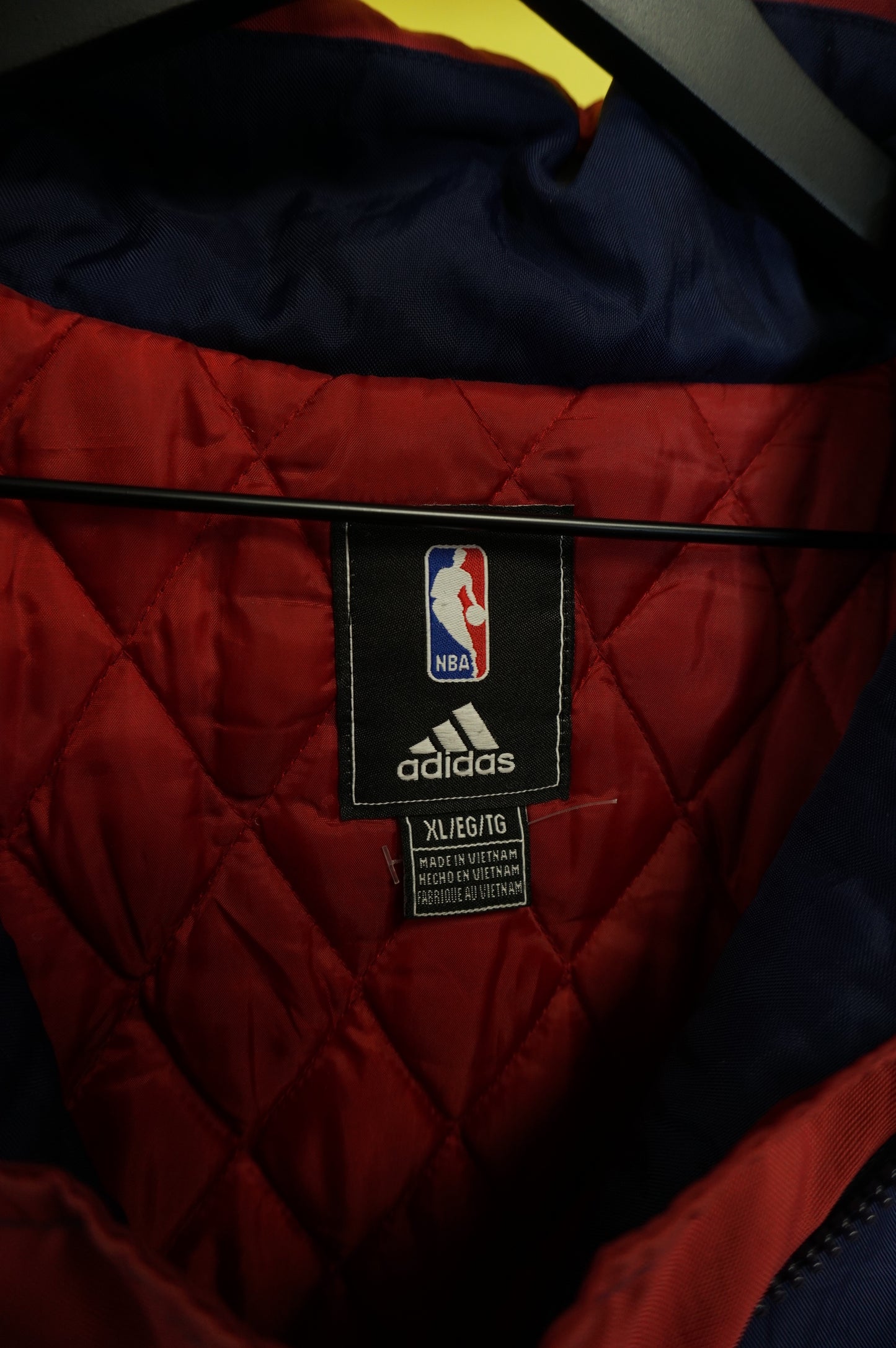 (XL/XXL) Vtg Cleveland Cavaliers Adidas Puffer Jacket