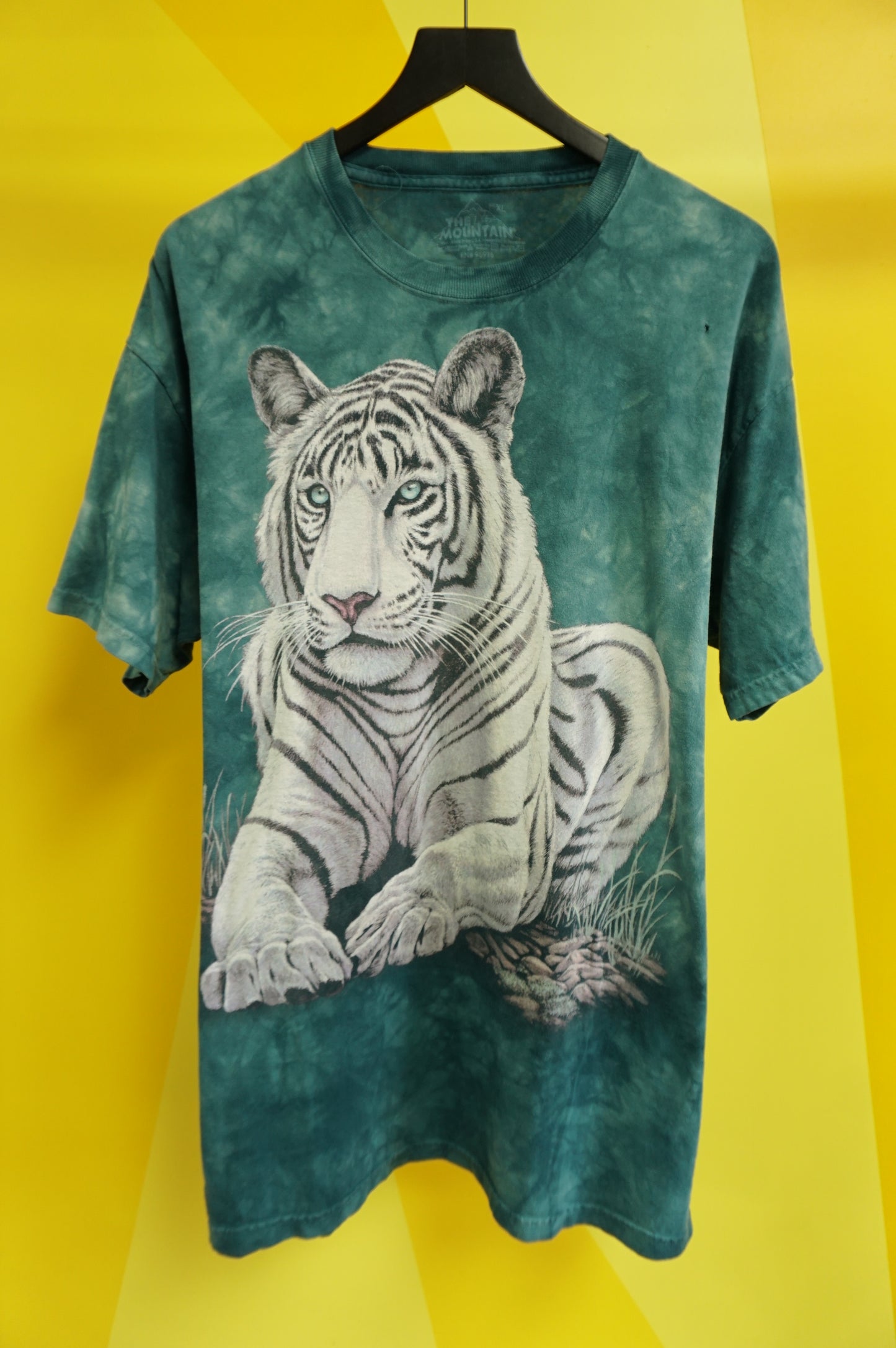 (XL) The Mountain Siberian Tiger T-Shirt