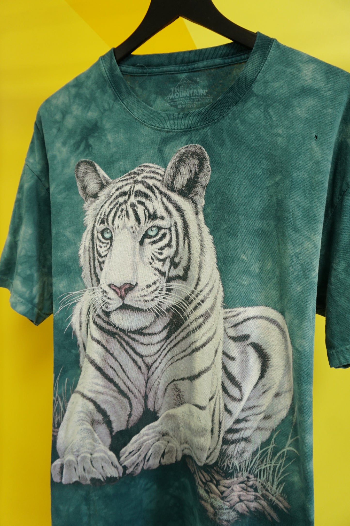 (XL) The Mountain Siberian Tiger T-Shirt