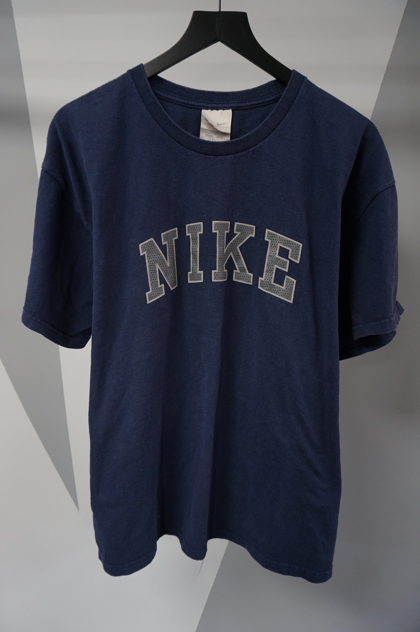 (XL) Y2K Essential Navy Nike T-Shirt