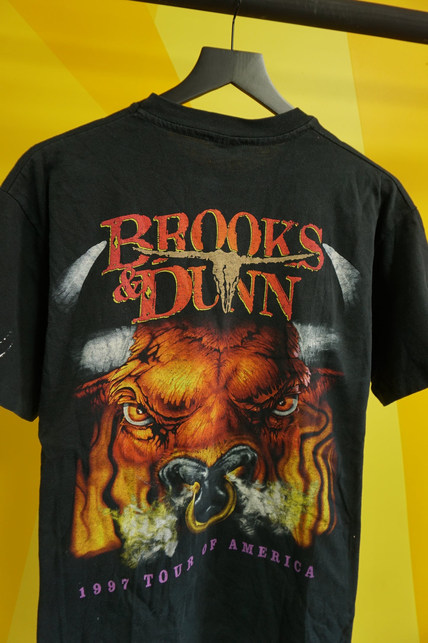 (L) 1997 Brooks & Dunn Single Stitch Tour T-Shirt