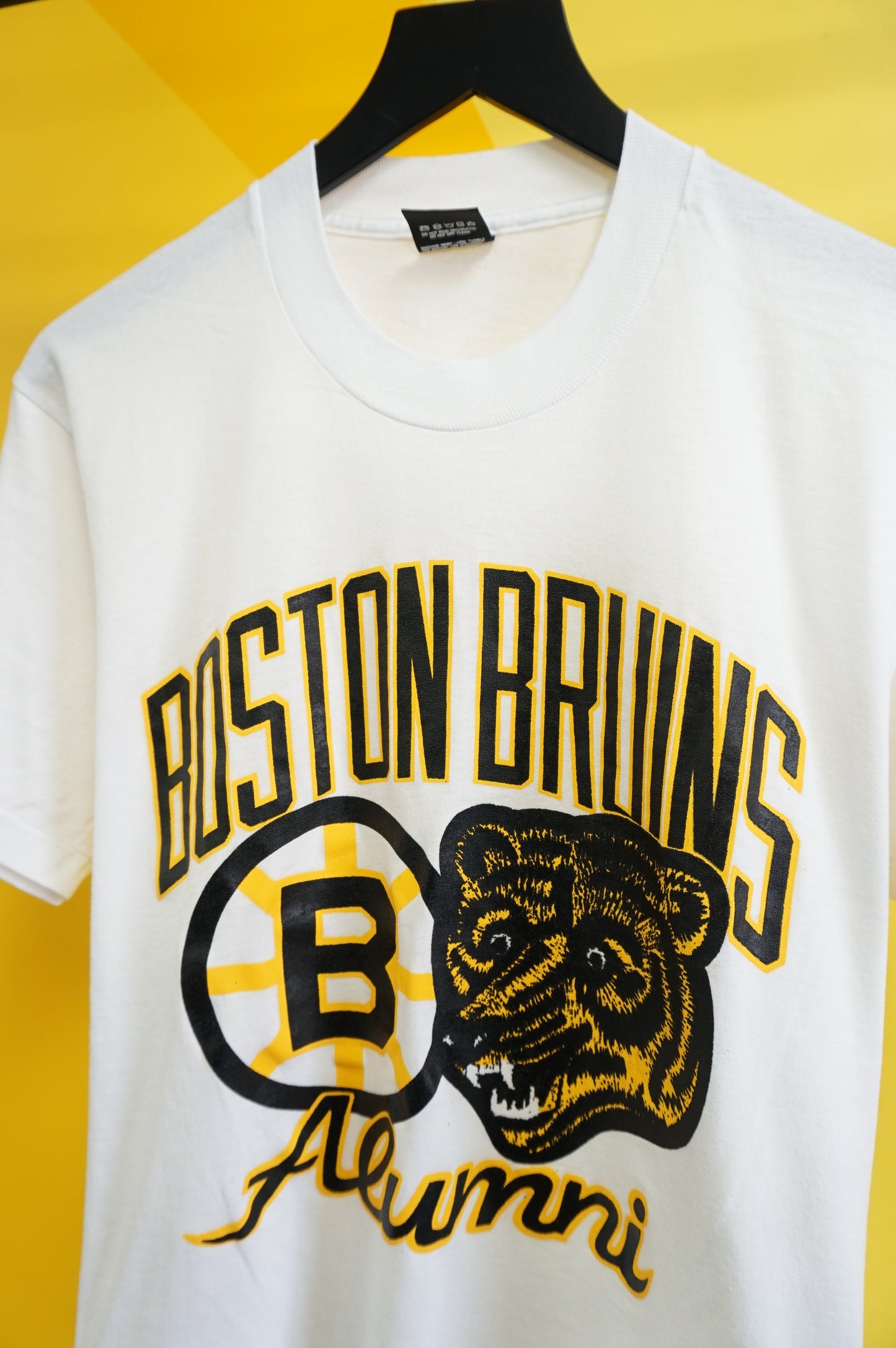 (M/L) Boston Bruins Alumni Single Stitch T-Shirt