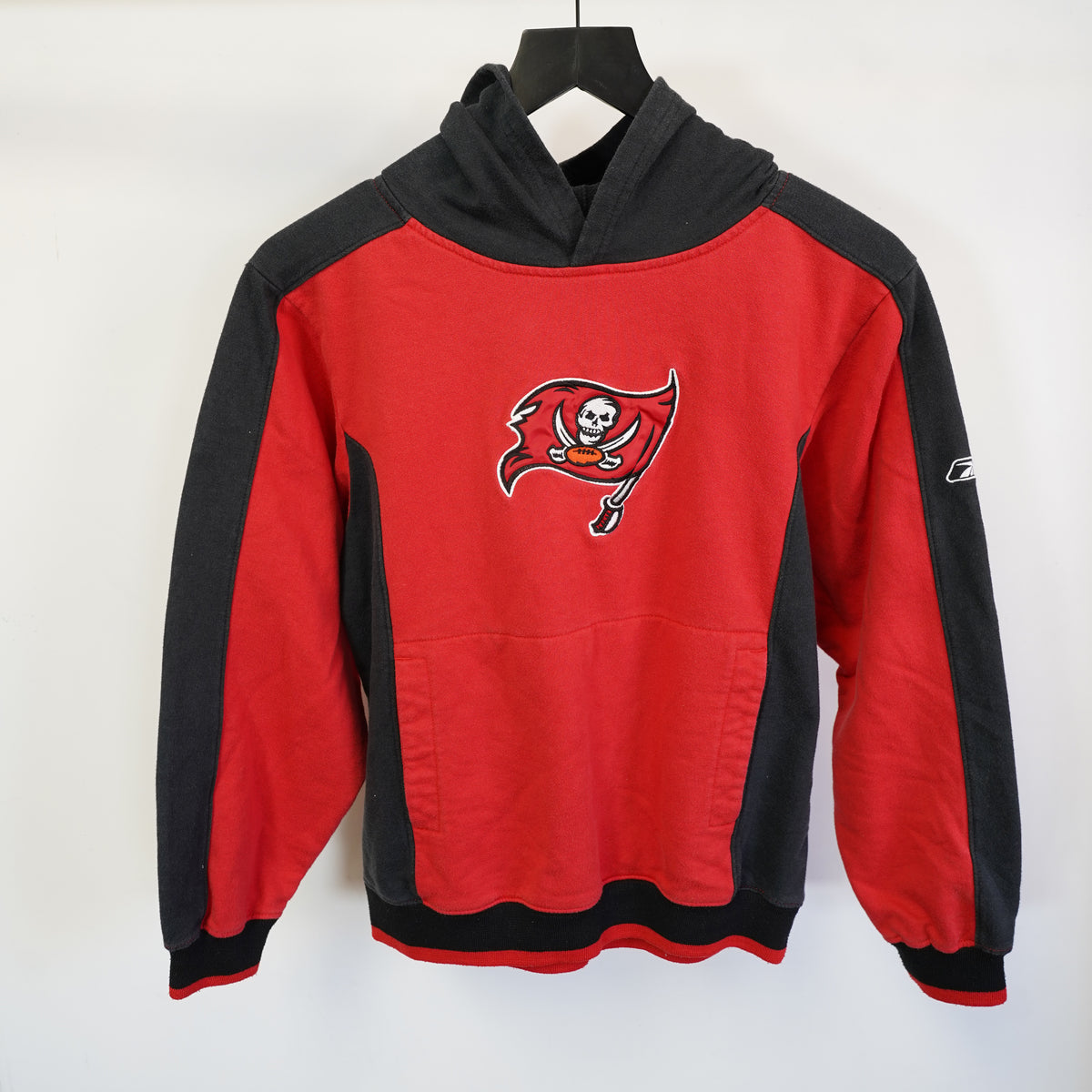 (Boys L) Reebok Tampa Bay Buccaneers Boys Large Red Black Colorblock Pullover Hoodie
