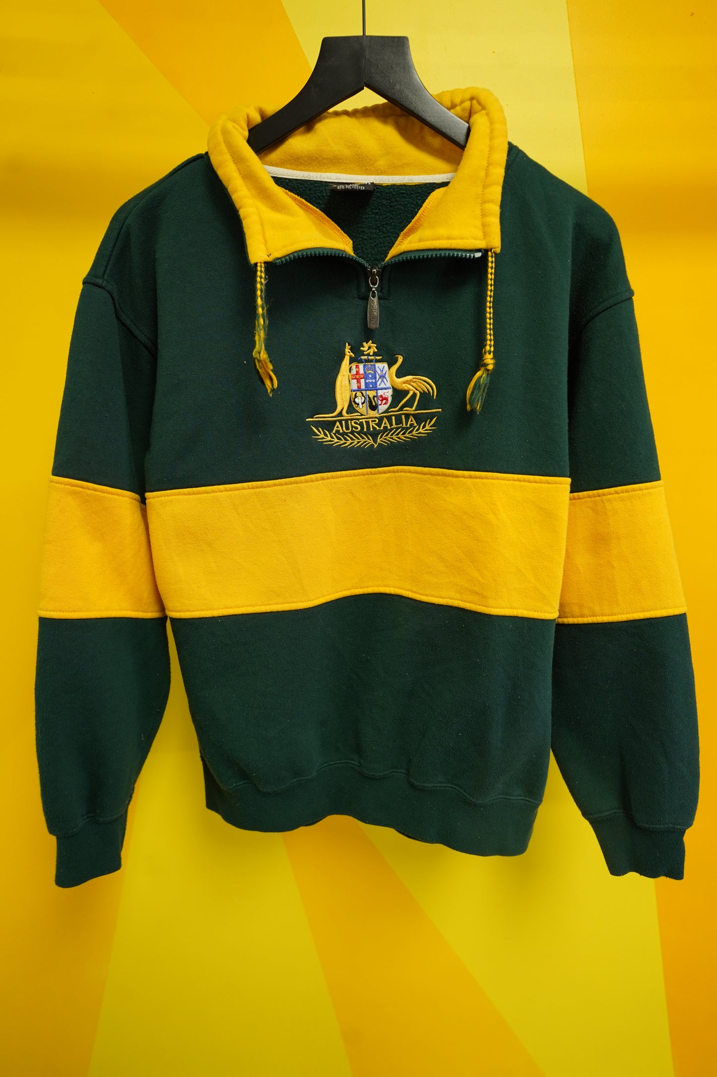 (S/M) Australia Vintage Embroidered Pullover