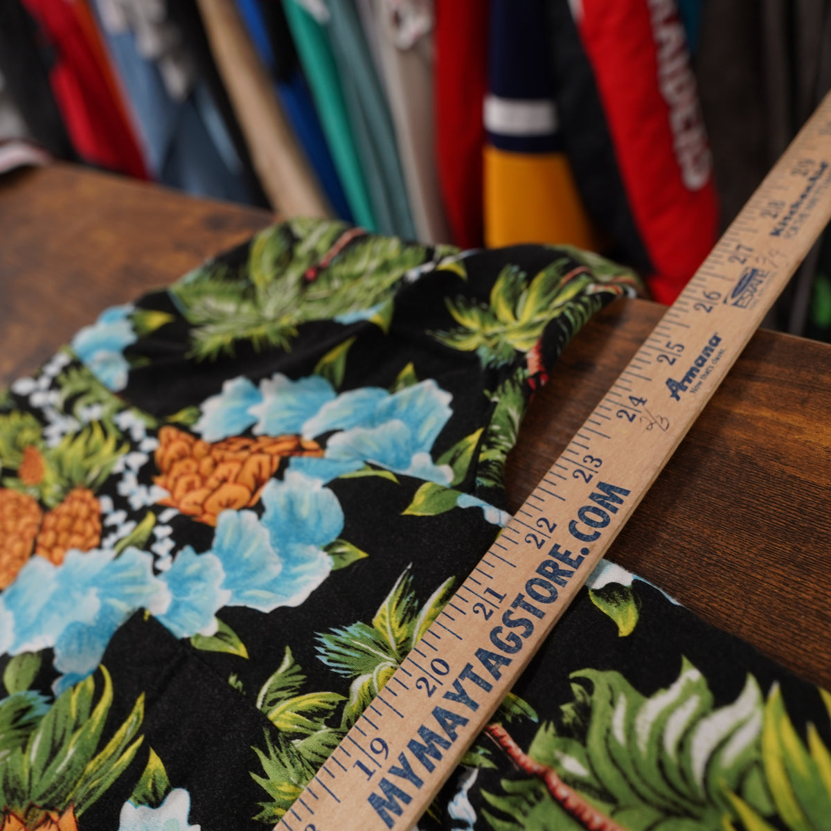 (M) Pineapple Connection Vintage 90s Tropical Hawaiian Shirt Mens Medium Black Rayon