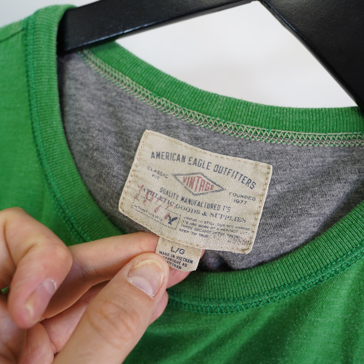 (L) American Eagle Outfitters Mens Green Graphic T-Shirt Y2K Mallcore Sewn L
