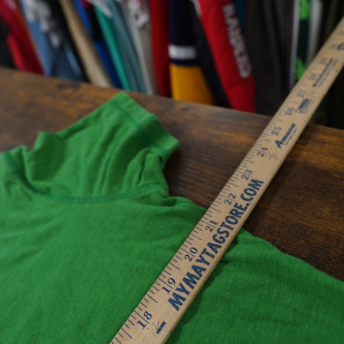 (L) American Eagle Outfitters Mens Green Graphic T-Shirt Y2K Mallcore Sewn L