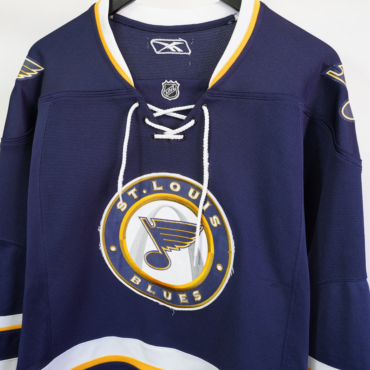 (Boys L/XL) Reebok St. Louis Blues NHL Hockey Jersey Boys L/XL Navy Blue Embroidered Logo