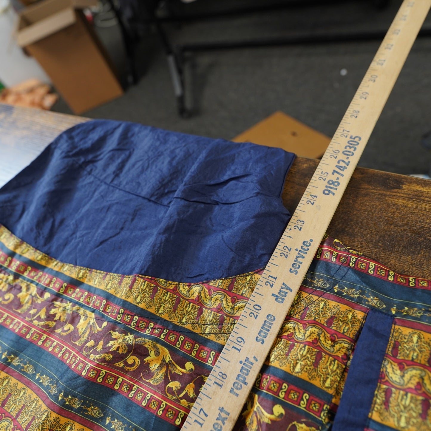 (S) Vintage Casual Isle 90s Golden Chanel-Esque Windbreaker Jacket Men's S Blue