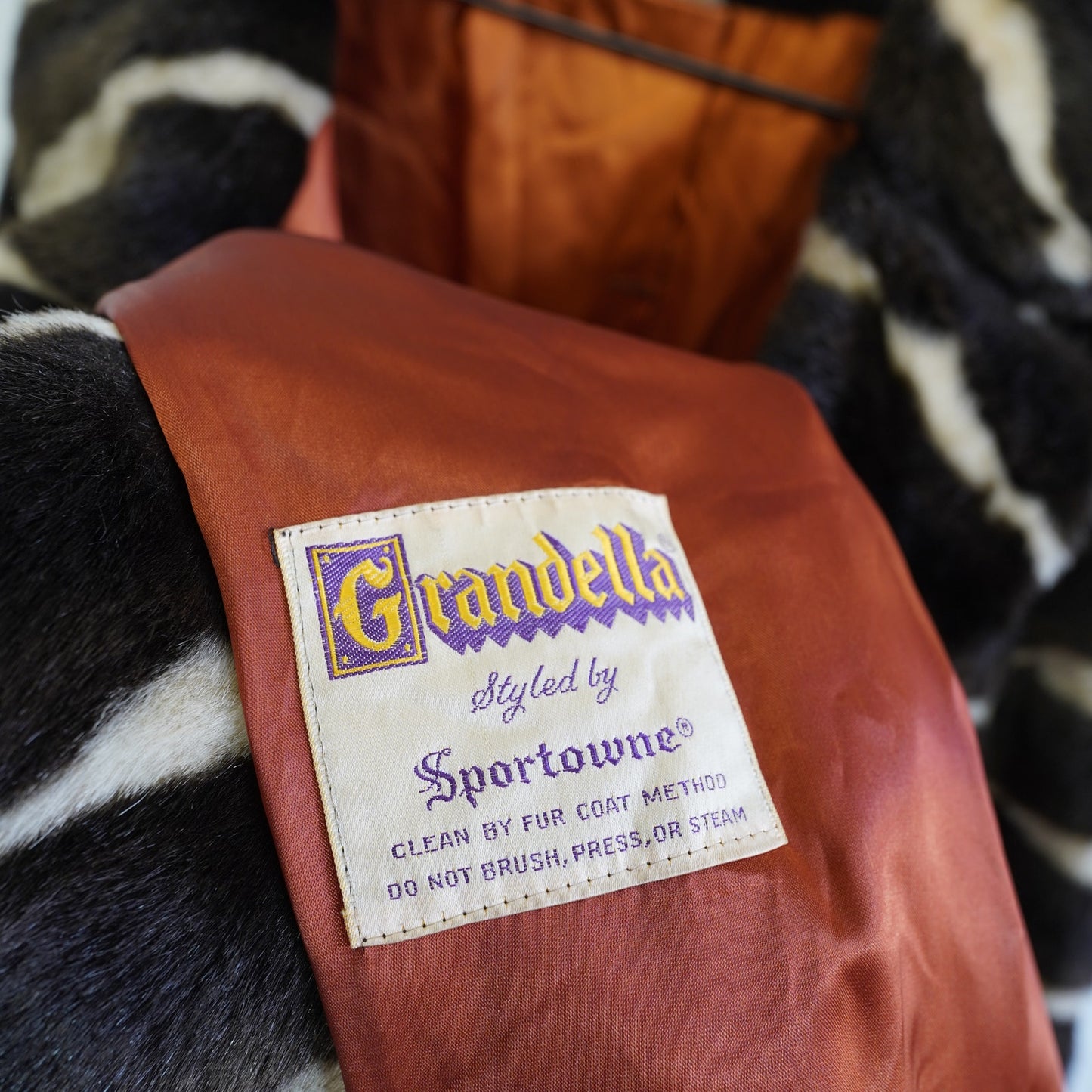 (Women's L) Vintage 70s Grandella Striped Faux Fur Coat Women's Size 14 Brown White Belted