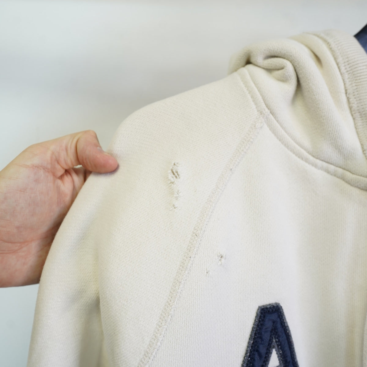(XL) Abercrombie & Fitch Y2K Sewn Cream Hoodie Men's XL 2000s Preppy Embroidered