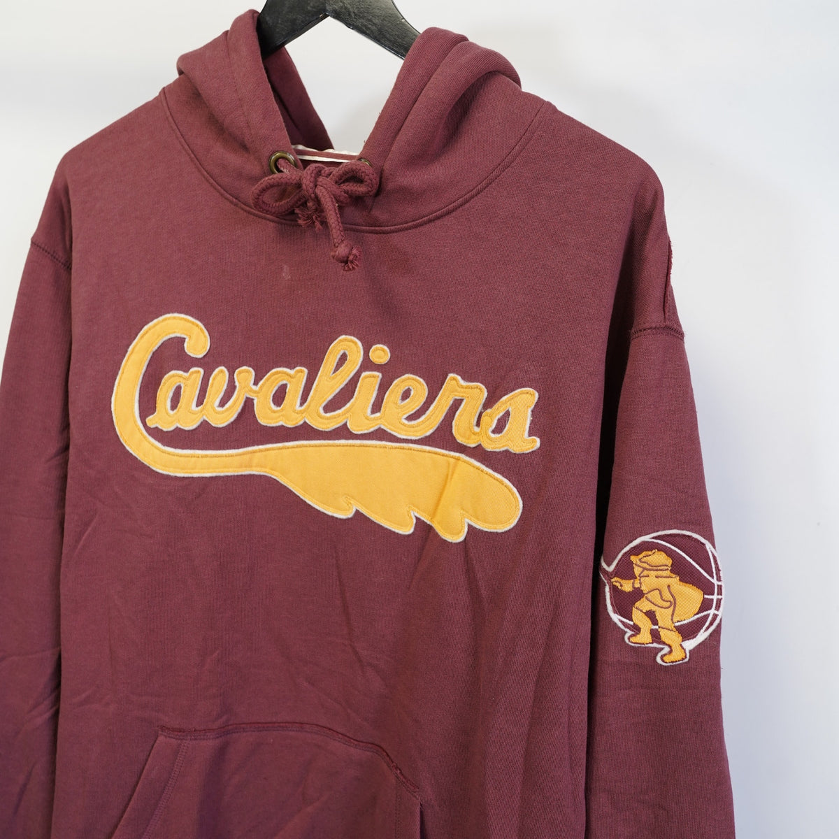 (XL) Cleveland Cavaliers Sewn NBA 47 Banner Script hoodie Men's Maroon Gold Retro