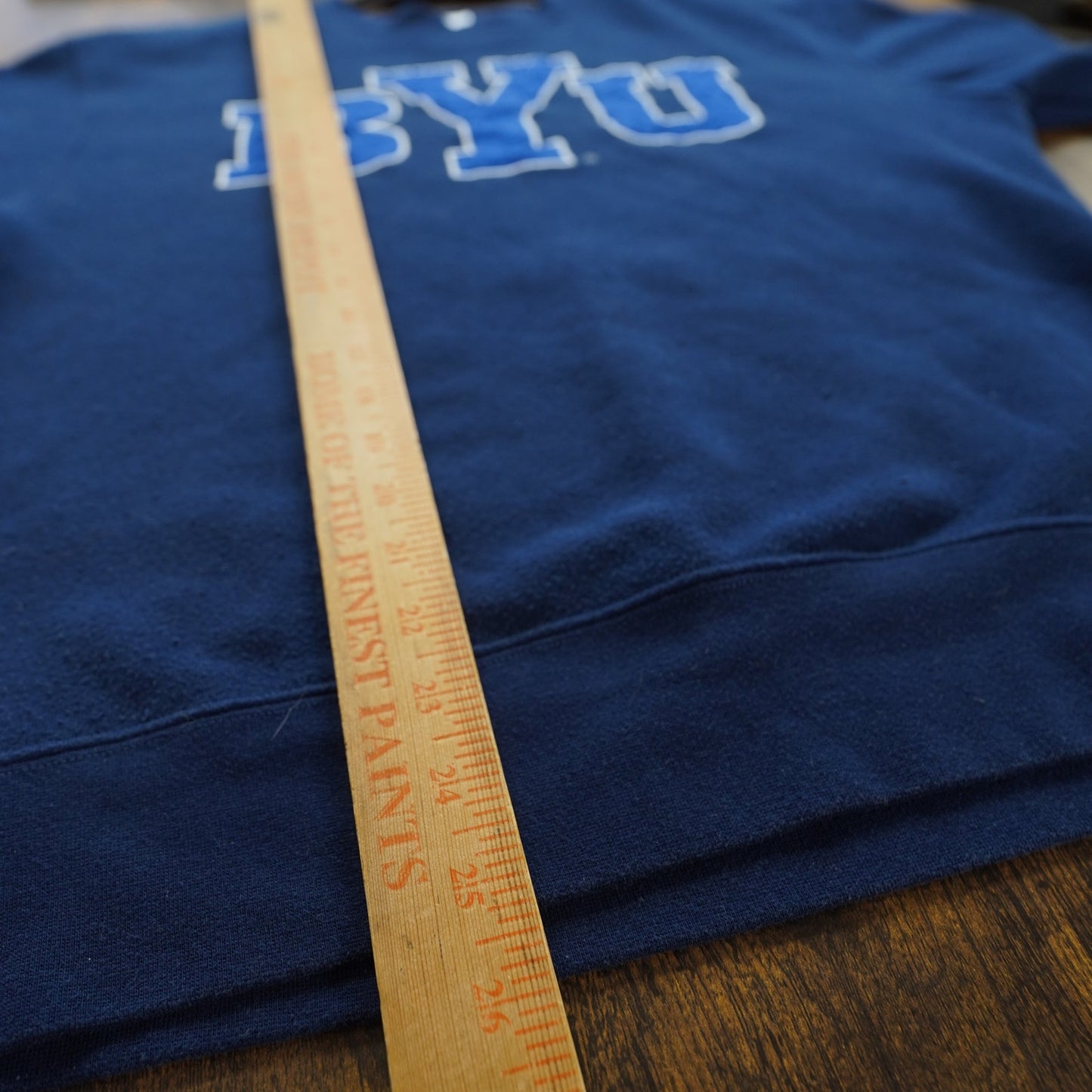 (M) BYU Cougars Embroidered Sweatshirt Men's M Blue Brigham Young Crewneck Sewn