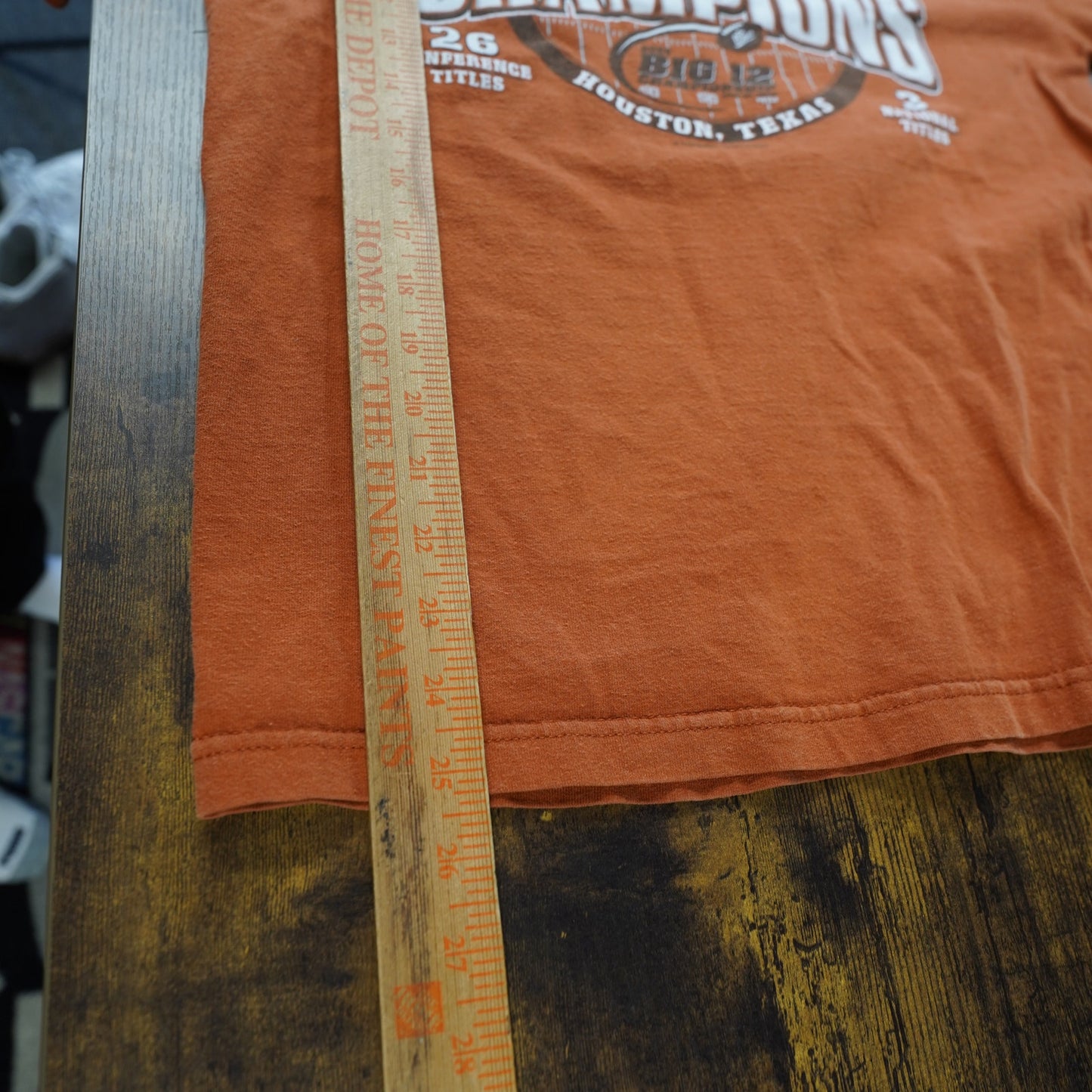 (M) Texas Longhorns 2005 Big 12 Champions Vintage T-Shirt Men's M Orange